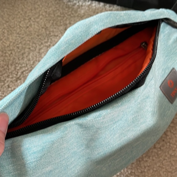 Blue and black belt bag crossbody bag - Picture 3 of 3